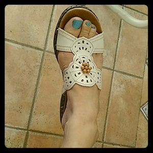 Larks sandals